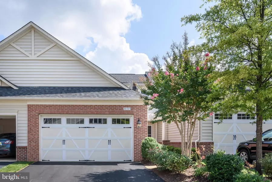 44383 MALTESE FALCON SQ, Ashburn, VA 20147