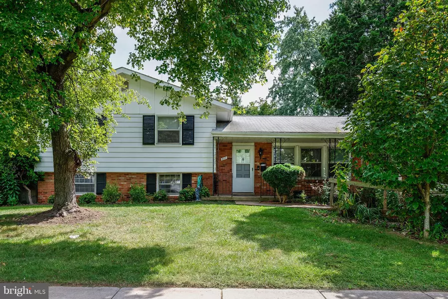 800 GREENTHORN AVE S, Sterling, VA 20164