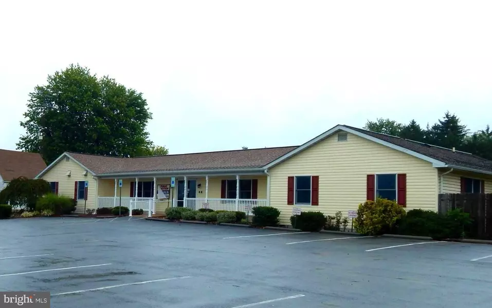 1206 WILLIAMSPORT PIKE, Martinsburg, WV 25404