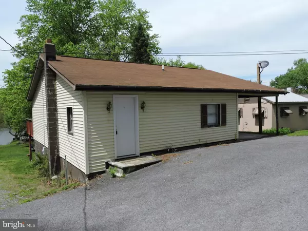 Falling Waters, WV 25419,9 BOAT DOCK DR