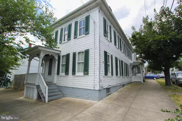 301 MAPLE AVE S, Martinsburg, WV 25401