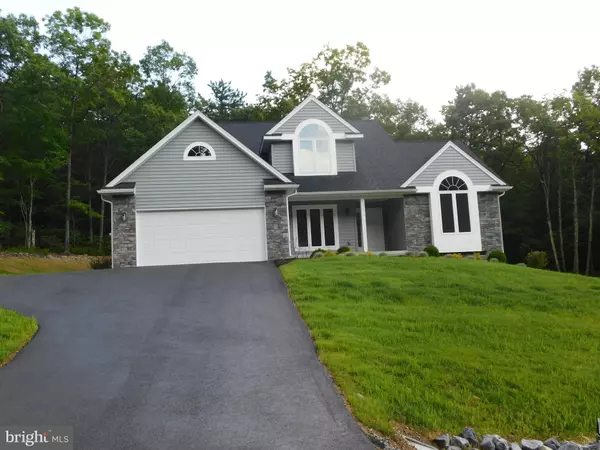 694 MOUNDBUILDER LOOP, Hedgesville, WV 25427