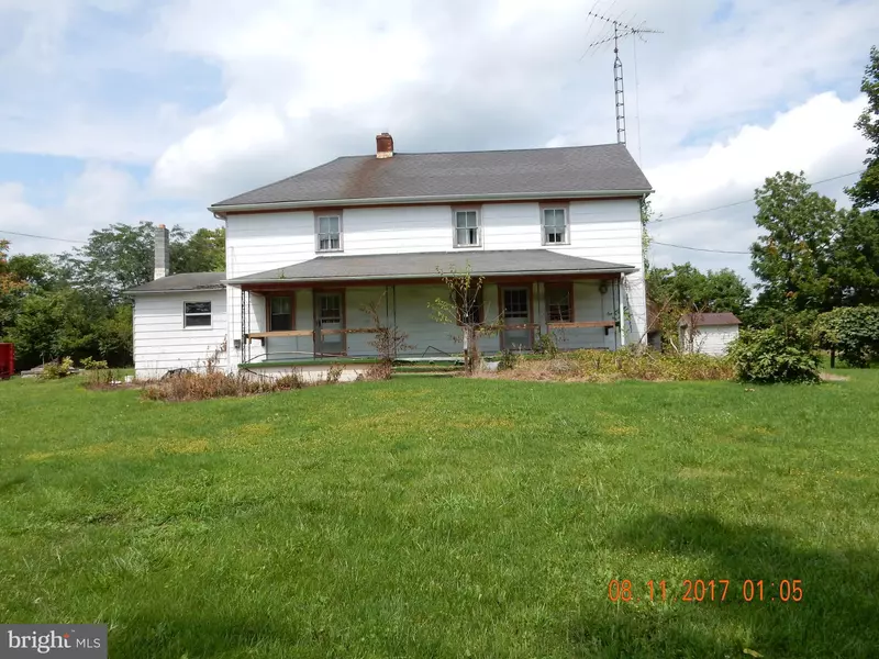 460 HENSHAW RD, Bunker Hill, WV 25413