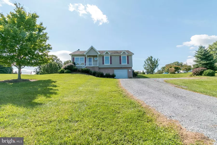 29 MUSTANG DR, Falling Waters, WV 25419