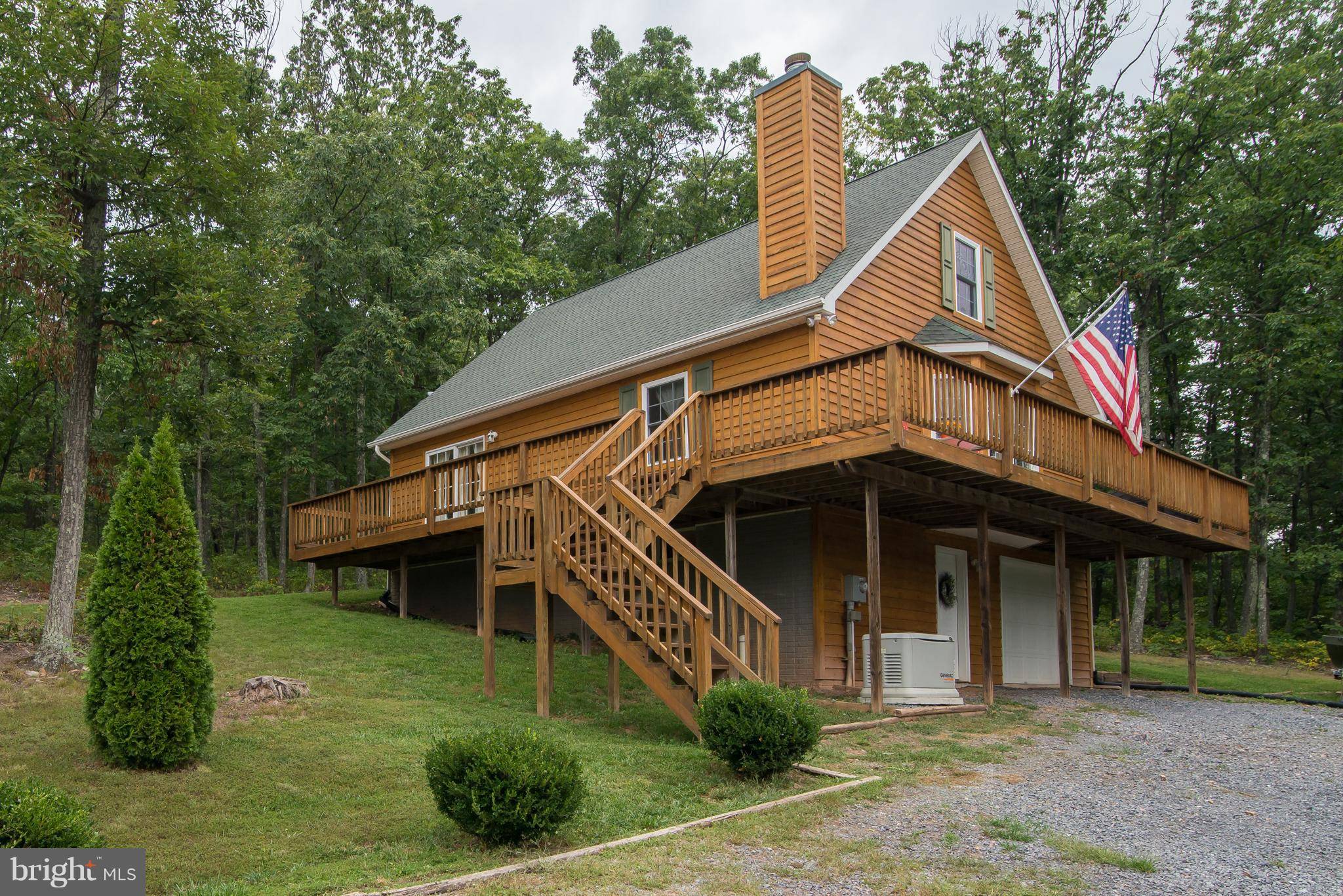 2737 HAMPSHIRE GRADE RD, Hedgesville, WV 25427