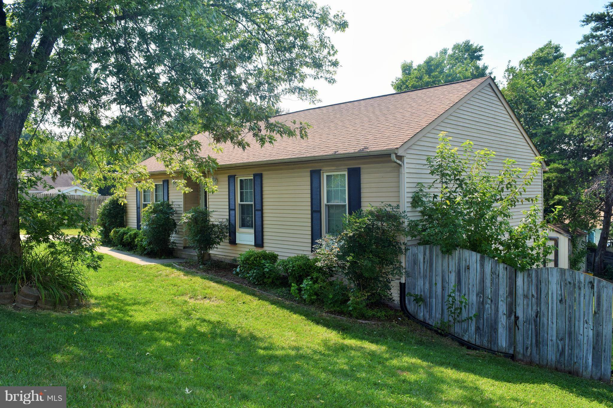 6903 RIDGE WAY DR, Fredericksburg, VA 22407