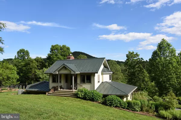 821 LONG MOUNTAIN RD, Washington, VA 22747