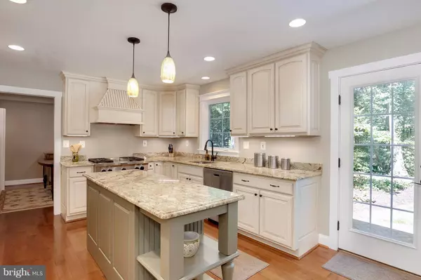 Severna Park, MD 21146,522 LAKEVIEW CIR