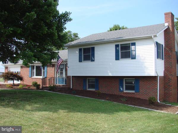 1 MOUNT VIEW AVE, Luray, VA 22835