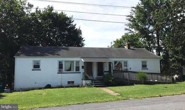 12 PARK AVE, Luray, VA 22835