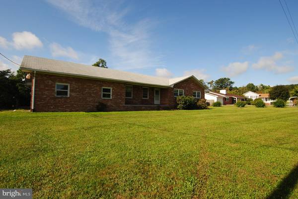 837 BLOOMERY PIKE, Whitacre, VA 22625