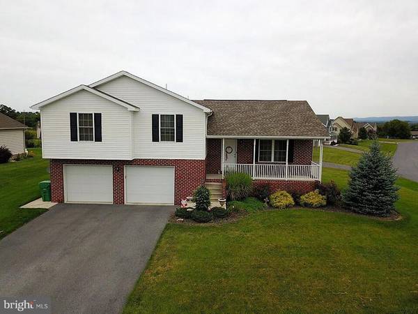 849 LINDIA DR, Chambersburg, PA 17202