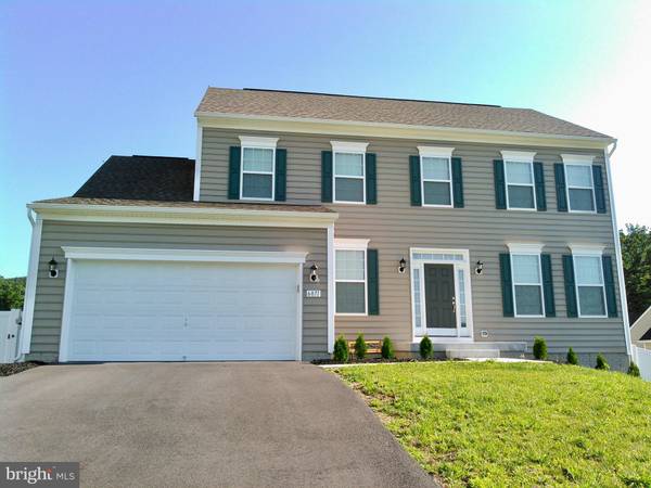 6871 APPLETON DR, Fayetteville, PA 17222