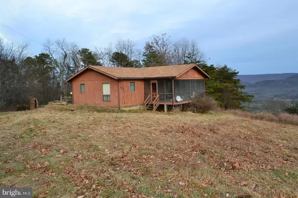 692 BERRY MOUNTAIN LN, Mathias, WV 26812