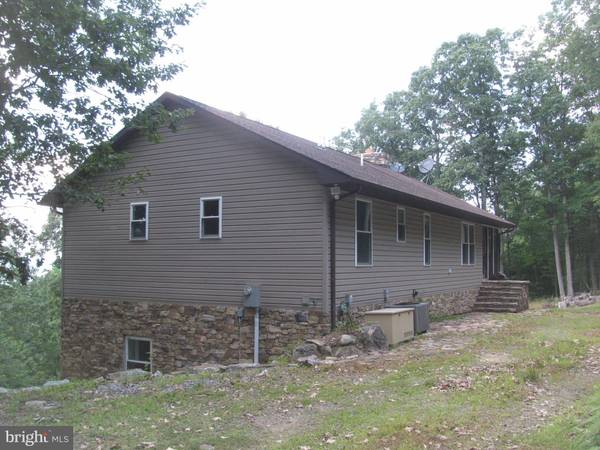 957 HEMLOCK DR, Baker, WV 26801