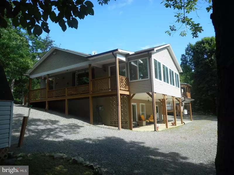 1531 CRYSTAL VALLEY DR, Romney, WV 26757