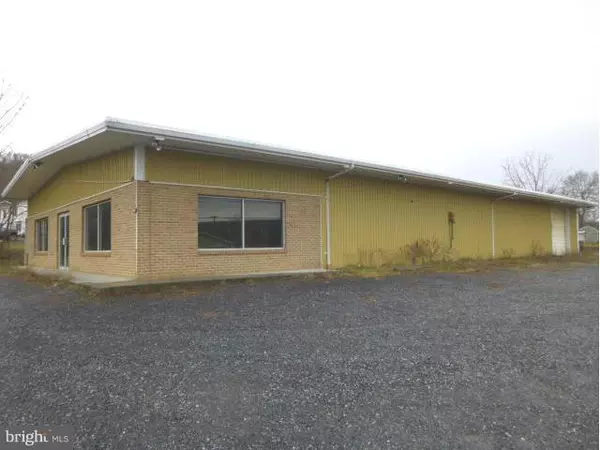 Wardensville, WV 26851,165 OAK ST