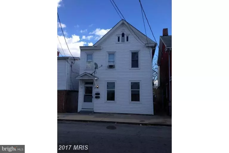 Martinsburg, WV 25401,721 SECOND ST