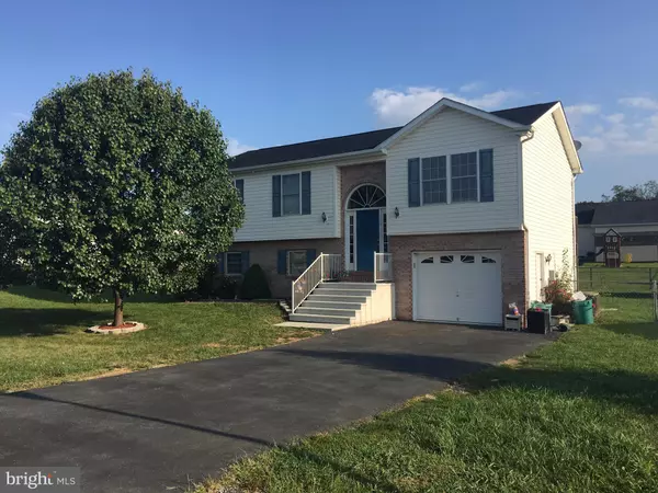 118 THAYERS GULL DR, Martinsburg, WV 25405