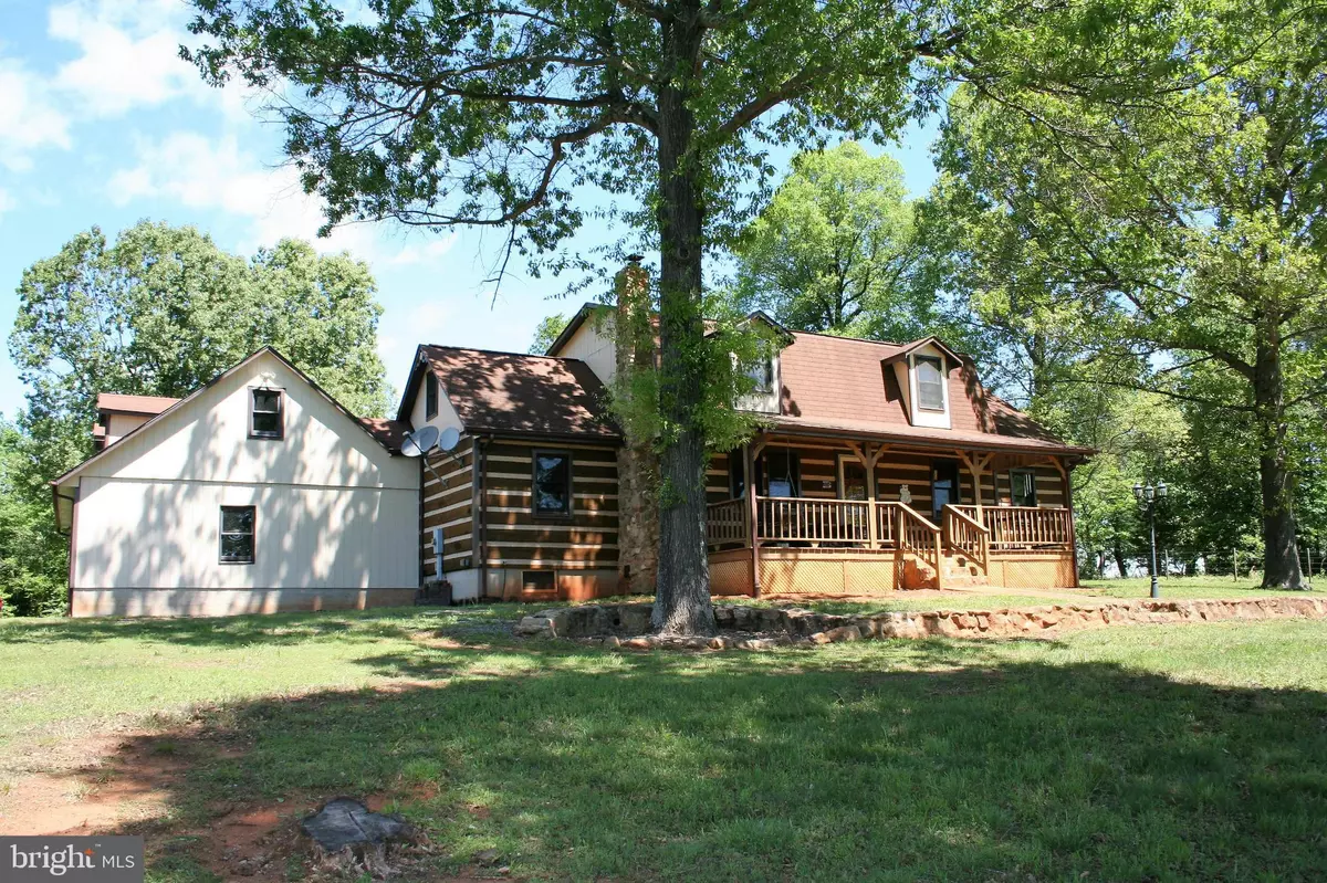 Reva, VA 22735,163 ABELLS HOLLER LOG LN