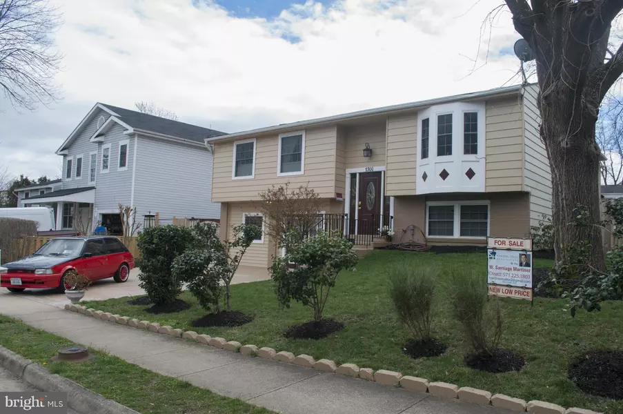 1300 BEECH RD E, Sterling, VA 20164