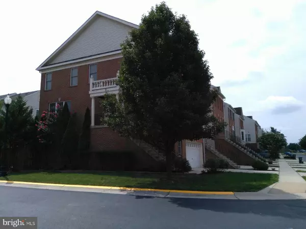 25326 MCINTYRE SQ, Chantilly, VA 20152
