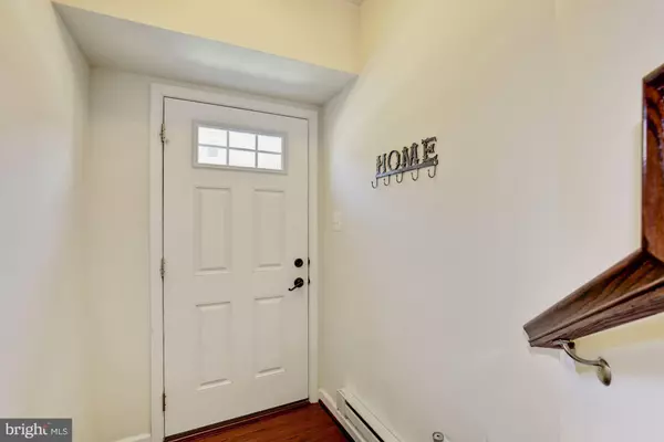 Sterling, VA 20166,22889 LACEY OAK TER