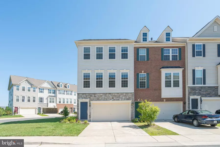 42259 DEAN CHAPEL SQ, Chantilly, VA 20152