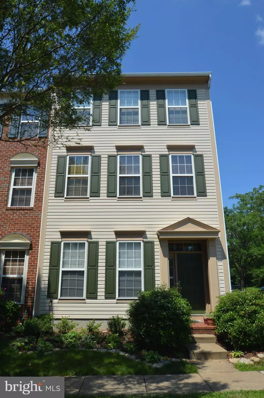 Chantilly, VA 20152,25543 DONEGAL DR