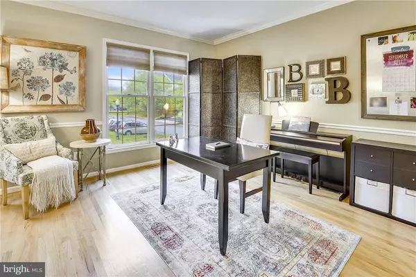 Chantilly, VA 20152,25545 FRETTON SQ