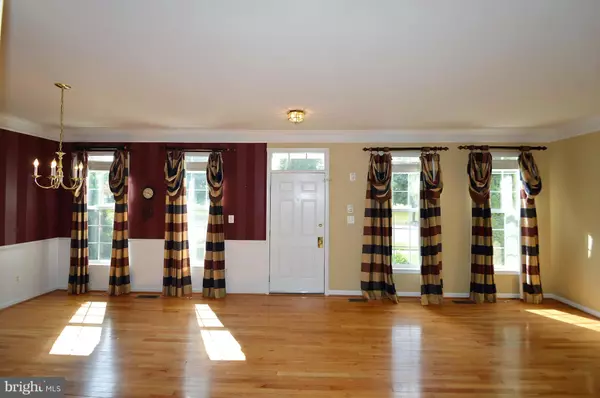 Chantilly, VA 20152,25468 CROSSFIELD DR