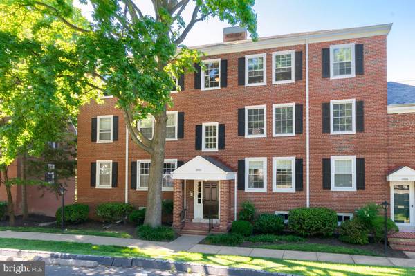 2802 COLUMBUS ST #B2, Arlington, VA 22206