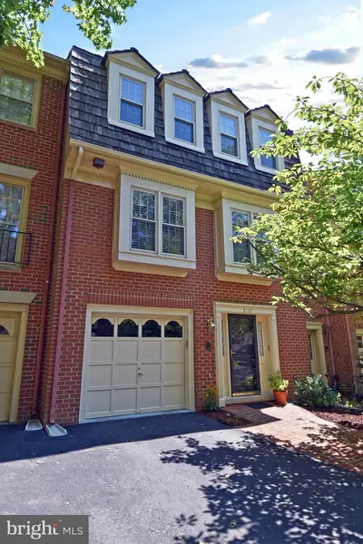 5137 HERITAGE LN, Alexandria, VA 22311