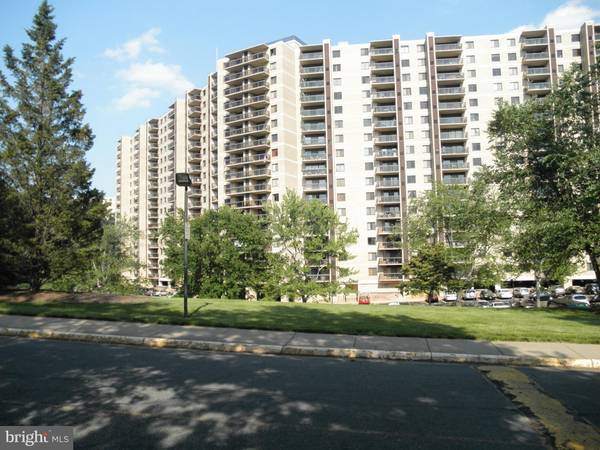 307 YOAKUM PKWY #1516, Alexandria, VA 22304