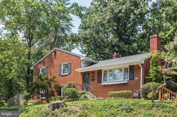 906 JUNIPER PL, Alexandria, VA 22304