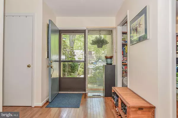 Reston, VA 20191,11634 NEWBRIDGE CT
