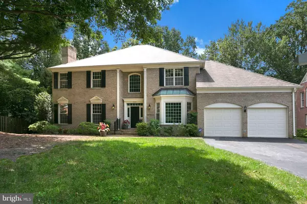 Mclean, VA 22102,7405 WINDY HILL CT