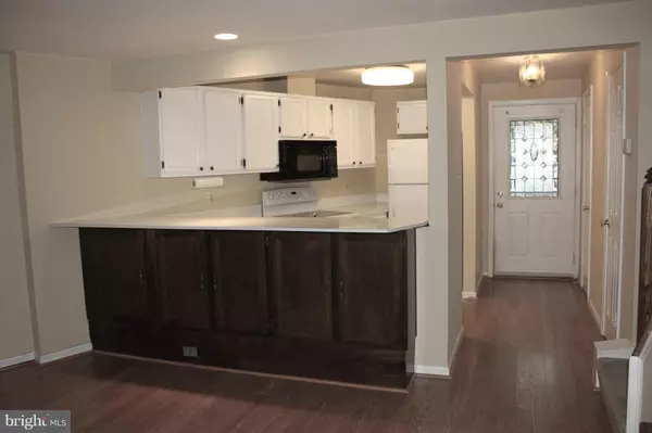 Reston, VA 20191,2176 WHISPERWOOD GLEN LN