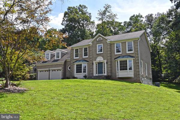 2916 OAKTON RIDGE CIR, Oakton, VA 22124