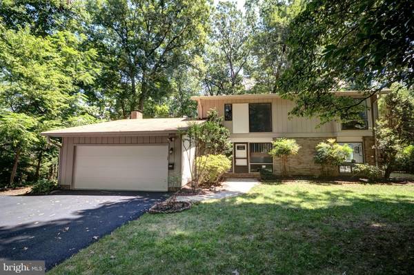 8600 BATTAILLES CT, Annandale, VA 22003