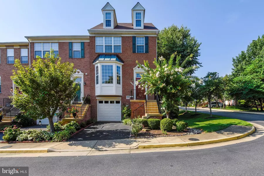 7459 GILLINGHAM ROW, Alexandria, VA 22315