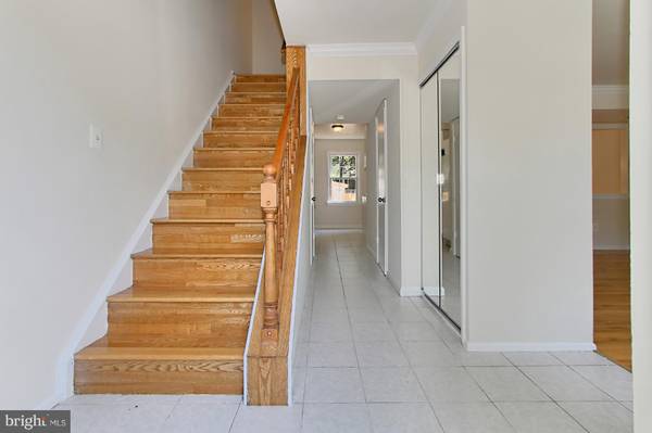 Springfield, VA 22153,7704 DURER CT