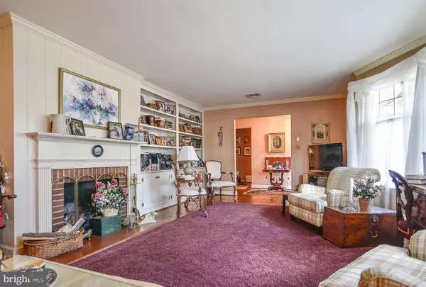 Reston, VA 20191,2511 PINOAK LN