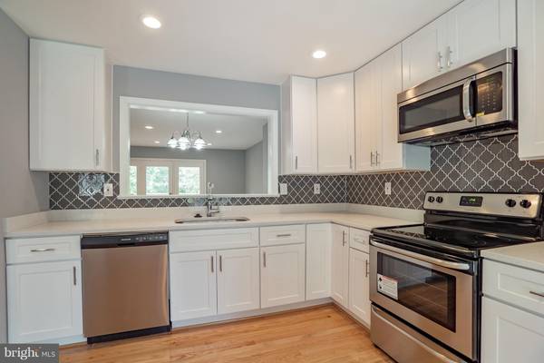 7902 BUBBLING BROOK CIR, Springfield, VA 22153