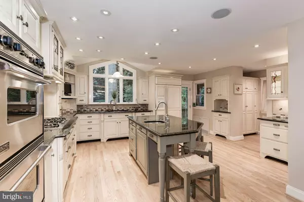 Alexandria, VA 22306,7008 COVENTRY RD