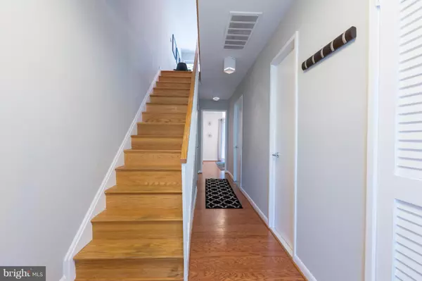 Reston, VA 20190,1602 WAINWRIGHT DR