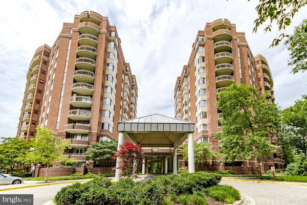 5802 NICHOLSON LN #2-1004, Rockville, MD 20852