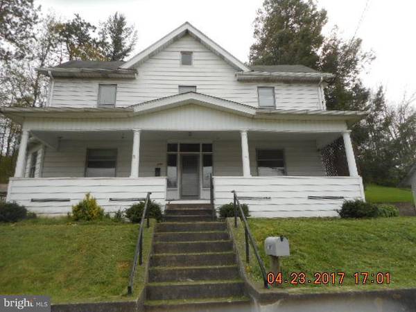 207 RINGER AVE, Terra Alta, WV 26764