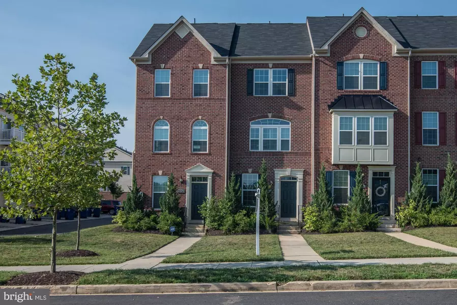 3723 COMMODORE JOSHUA BARNEY DR NE, Washington, DC 20018