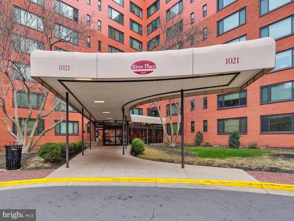 1021 ARLINGTON BLVD #742, Arlington, VA 22209